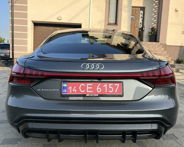 Серый Ауди e-tron GT, объемом двигателя 0 л и пробегом 61 тыс. км за 52000 $, фото 4 на Automoto.ua