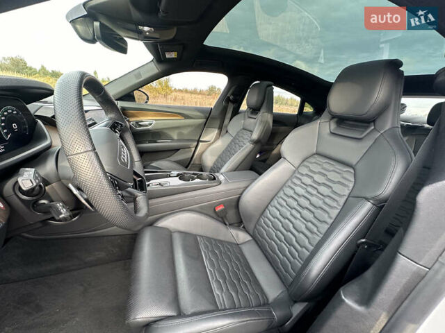 Серый Ауди e-tron GT, объемом двигателя 0 л и пробегом 43 тыс. км за 58800 $, фото 19 на Automoto.ua