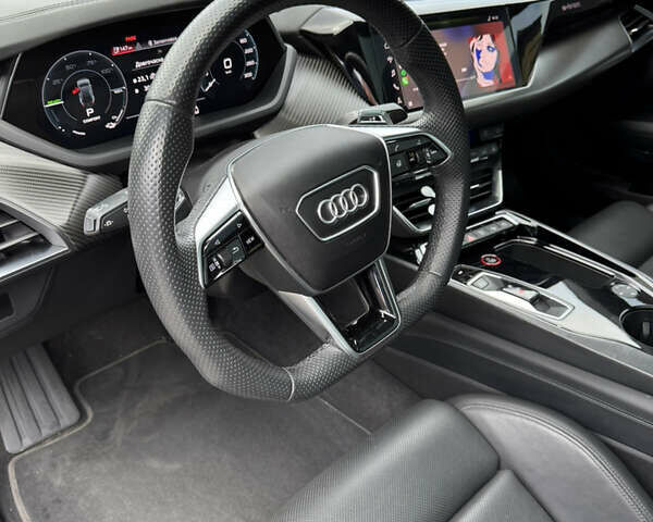 Серый Ауди e-tron GT, объемом двигателя 0 л и пробегом 68 тыс. км за 45500 $, фото 6 на Automoto.ua