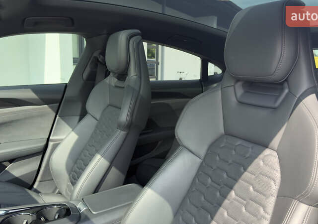 Сірий Ауді e-tron GT, об'ємом двигуна 0 л та пробігом 64 тис. км за 48500 $, фото 12 на Automoto.ua