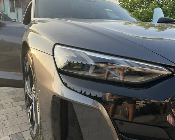 Серый Ауди e-tron GT, объемом двигателя 0 л и пробегом 61 тыс. км за 52000 $, фото 10 на Automoto.ua