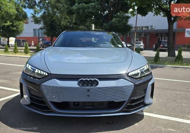 Серый Ауди e-tron GT, объемом двигателя 0 л и пробегом 26 тыс. км за 48500 $, фото 3 на Automoto.ua