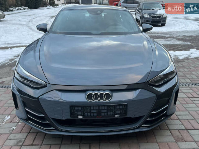 Серый Ауди e-tron GT, объемом двигателя 0 л и пробегом 19 тыс. км за 55000 $, фото 25 на Automoto.ua