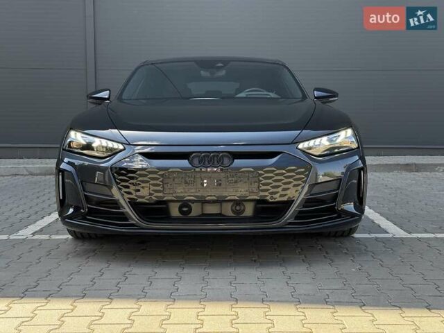Серый Ауди e-tron GT, объемом двигателя 0 л и пробегом 51 тыс. км за 58900 $, фото 1 на Automoto.ua