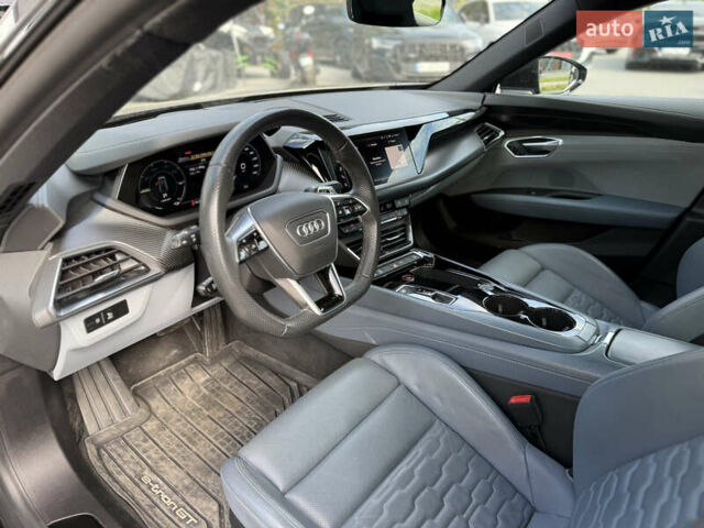 Серый Ауди e-tron GT, объемом двигателя 0 л и пробегом 94 тыс. км за 44500 $, фото 37 на Automoto.ua