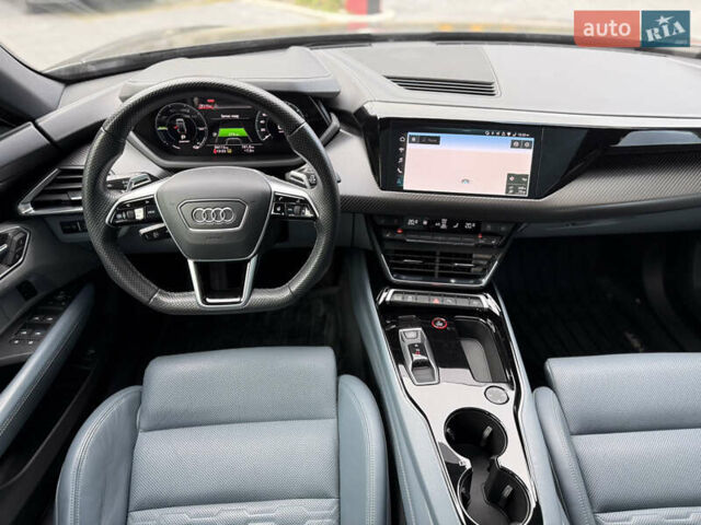 Серый Ауди e-tron GT, объемом двигателя 0 л и пробегом 94 тыс. км за 48900 $, фото 52 на Automoto.ua