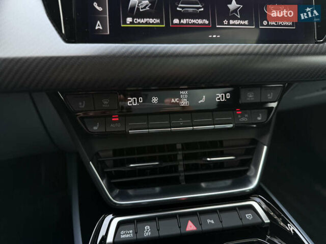 Серый Ауди e-tron GT, объемом двигателя 0 л и пробегом 94 тыс. км за 48900 $, фото 35 на Automoto.ua