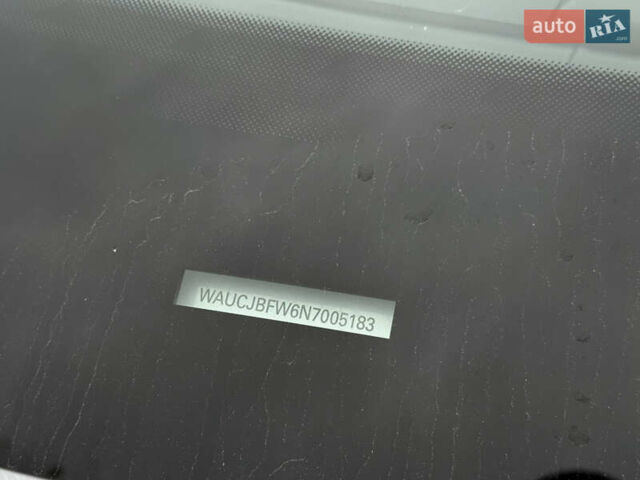 Серый Ауди e-tron GT, объемом двигателя 0 л и пробегом 94 тыс. км за 48900 $, фото 12 на Automoto.ua