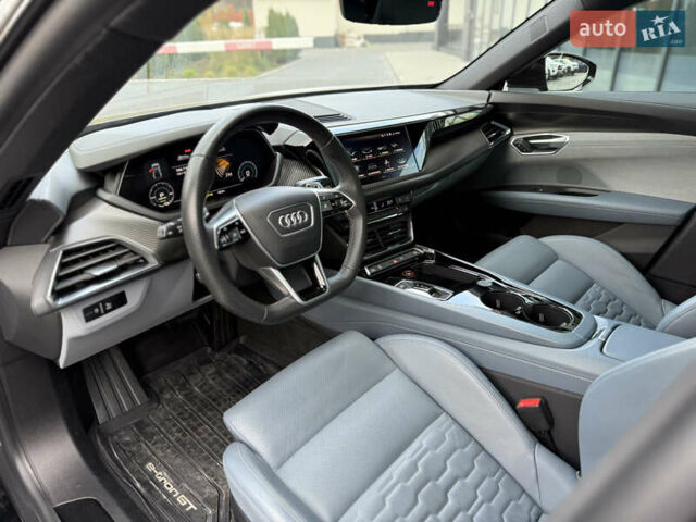 Серый Ауди e-tron GT, объемом двигателя 0 л и пробегом 94 тыс. км за 48900 $, фото 30 на Automoto.ua