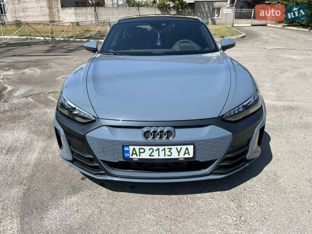 Серый Ауди e-tron GT, объемом двигателя 0 л и пробегом 19 тыс. км за 55000 $, фото 22 на Automoto.ua