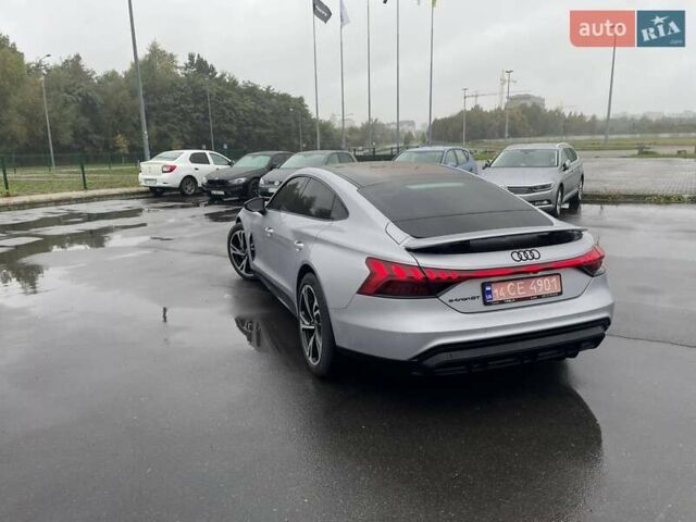 Серый Ауди e-tron GT, объемом двигателя 0 л и пробегом 52 тыс. км за 46000 $, фото 4 на Automoto.ua