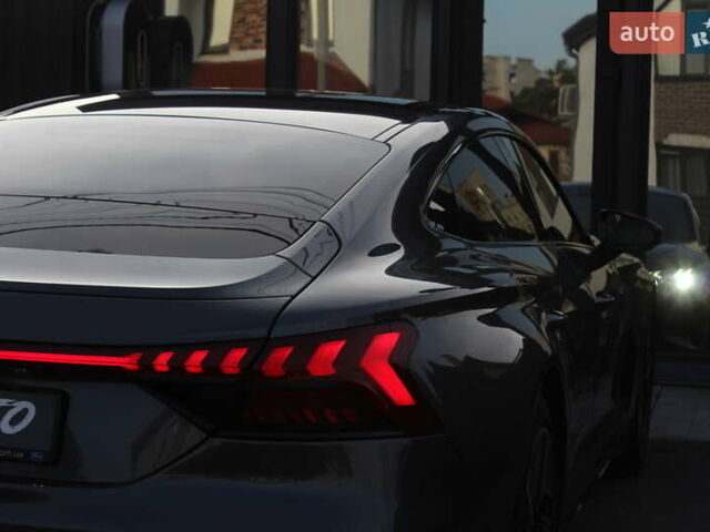 Сірий Ауді e-tron GT, об'ємом двигуна 0 л та пробігом 52 тис. км за 57700 $, фото 33 на Automoto.ua