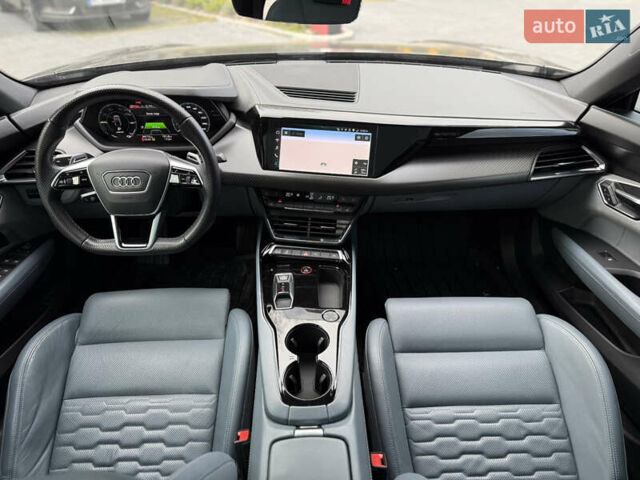 Серый Ауди e-tron GT, объемом двигателя 0 л и пробегом 94 тыс. км за 48900 $, фото 51 на Automoto.ua