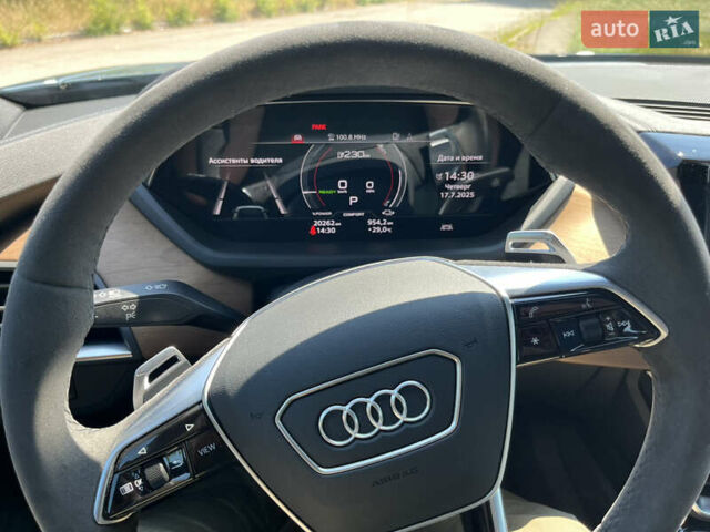Серый Ауди e-tron GT, объемом двигателя 0 л и пробегом 19 тыс. км за 55000 $, фото 1 на Automoto.ua