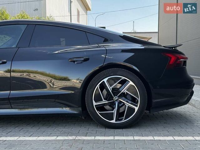 Серый Ауди e-tron GT, объемом двигателя 0 л и пробегом 51 тыс. км за 58900 $, фото 16 на Automoto.ua