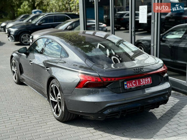 Серый Ауди e-tron GT, объемом двигателя 0 л и пробегом 94 тыс. км за 44500 $, фото 24 на Automoto.ua