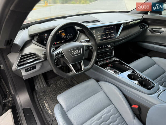 Серый Ауди e-tron GT, объемом двигателя 0 л и пробегом 94 тыс. км за 48900 $, фото 29 на Automoto.ua