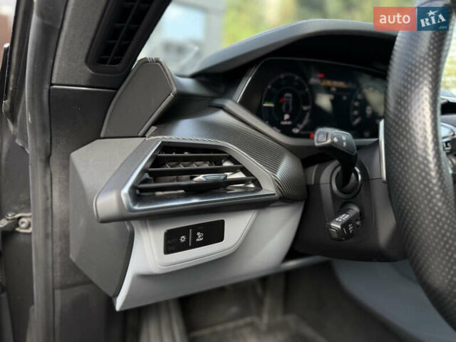 Серый Ауди e-tron GT, объемом двигателя 0 л и пробегом 94 тыс. км за 44500 $, фото 38 на Automoto.ua