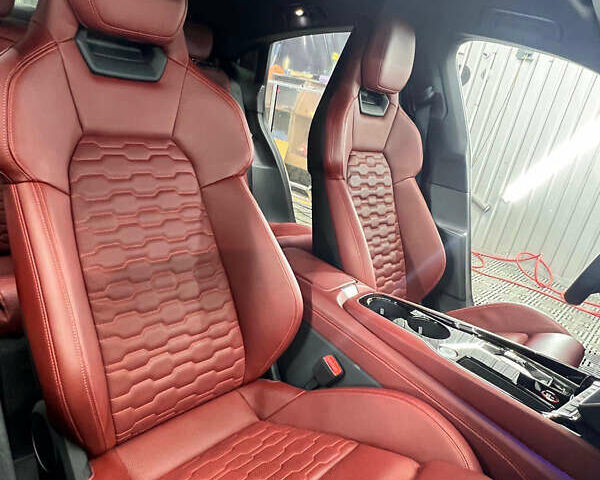 Серый Ауди e-tron GT, объемом двигателя 0 л и пробегом 40 тыс. км за 64000 $, фото 27 на Automoto.ua