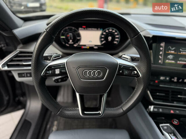 Серый Ауди e-tron GT, объемом двигателя 0 л и пробегом 94 тыс. км за 48900 $, фото 33 на Automoto.ua