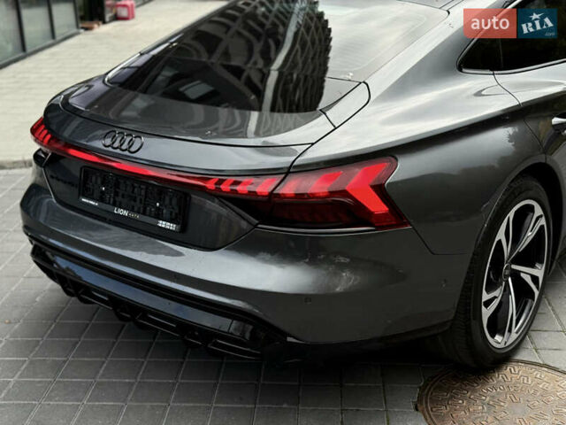 Серый Ауди e-tron GT, объемом двигателя 0 л и пробегом 94 тыс. км за 48900 $, фото 11 на Automoto.ua