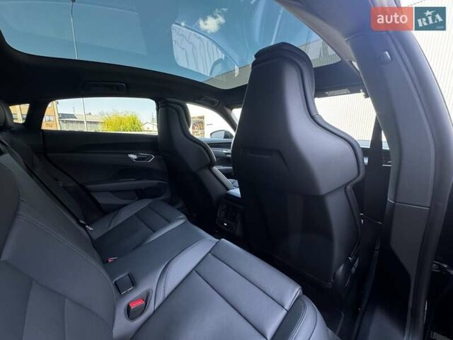 Серый Ауди e-tron GT, объемом двигателя 0 л и пробегом 51 тыс. км за 58900 $, фото 34 на Automoto.ua