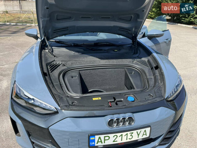 Серый Ауди e-tron GT, объемом двигателя 0 л и пробегом 19 тыс. км за 55000 $, фото 14 на Automoto.ua