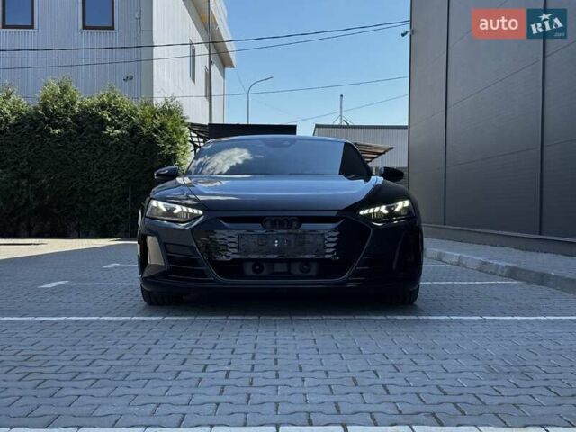 Серый Ауди e-tron GT, объемом двигателя 0 л и пробегом 51 тыс. км за 58900 $, фото 3 на Automoto.ua