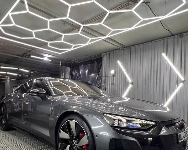 Серый Ауди e-tron GT, объемом двигателя 0 л и пробегом 40 тыс. км за 64000 $, фото 17 на Automoto.ua