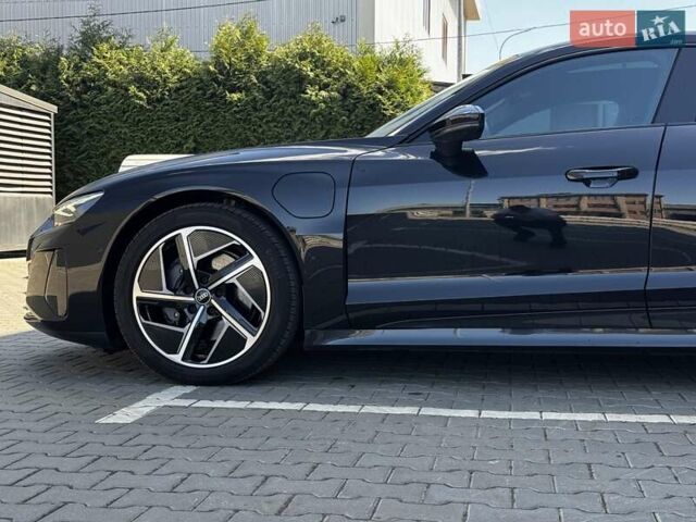 Серый Ауди e-tron GT, объемом двигателя 0 л и пробегом 51 тыс. км за 58900 $, фото 27 на Automoto.ua