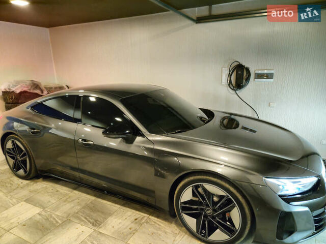 Серый Ауди e-tron GT, объемом двигателя 0 л и пробегом 5 тыс. км за 95000 $, фото 2 на Automoto.ua