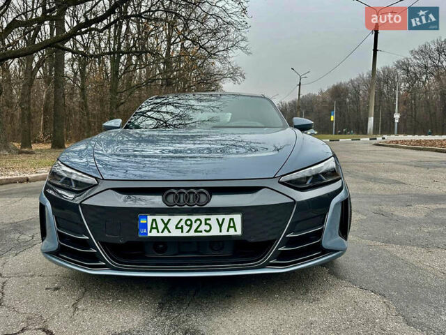 Сірий Ауді e-tron GT, об'ємом двигуна 0 л та пробігом 7 тис. км за 52000 $, фото 2 на Automoto.ua