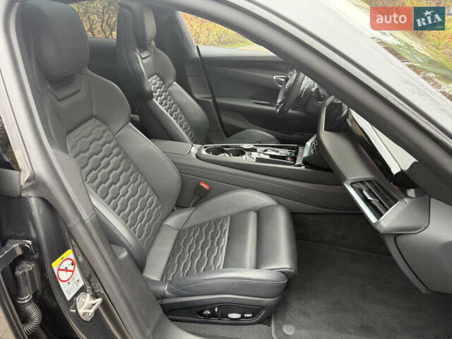 Серый Ауди e-tron GT, объемом двигателя 0 л и пробегом 34 тыс. км за 82000 $, фото 3 на Automoto.ua