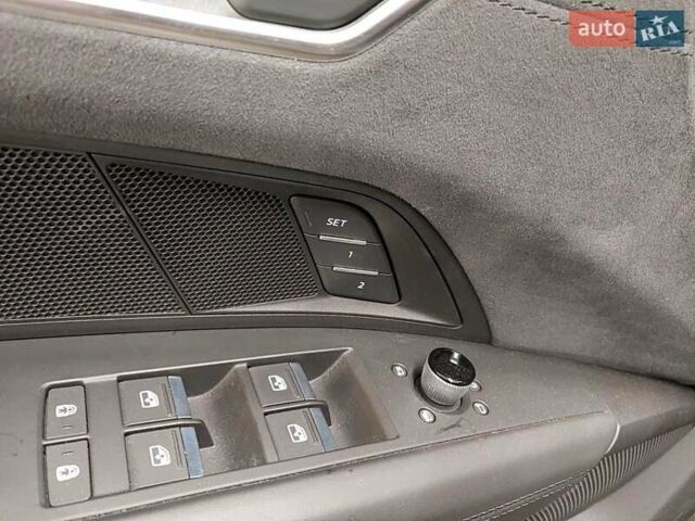 Серый Ауди e-tron GT, объемом двигателя 0 л и пробегом 77 тыс. км за 56500 $, фото 13 на Automoto.ua