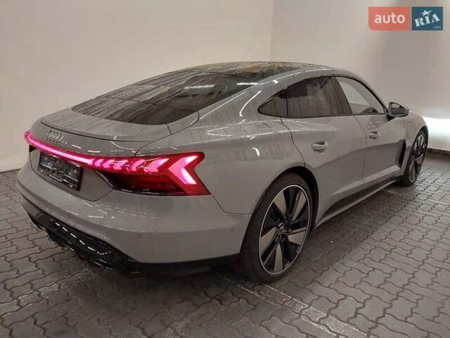 Серый Ауди e-tron GT, объемом двигателя 0 л и пробегом 77 тыс. км за 56500 $, фото 3 на Automoto.ua