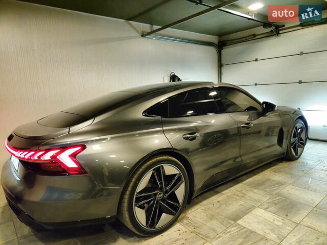 Серый Ауди e-tron GT, объемом двигателя 0 л и пробегом 5 тыс. км за 95000 $, фото 4 на Automoto.ua