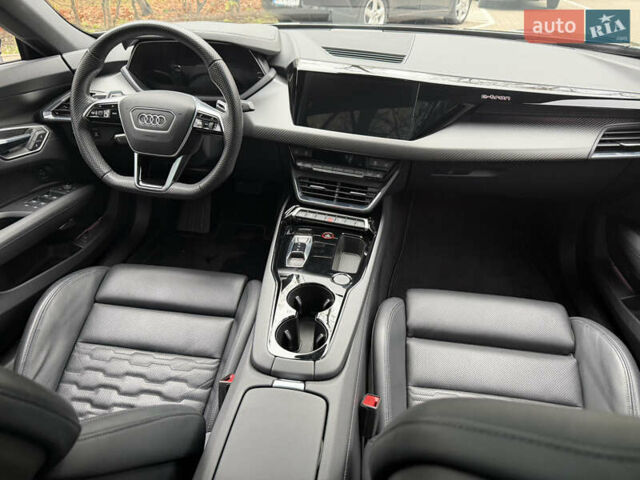 Серый Ауди e-tron GT, объемом двигателя 0 л и пробегом 34 тыс. км за 82000 $, фото 5 на Automoto.ua