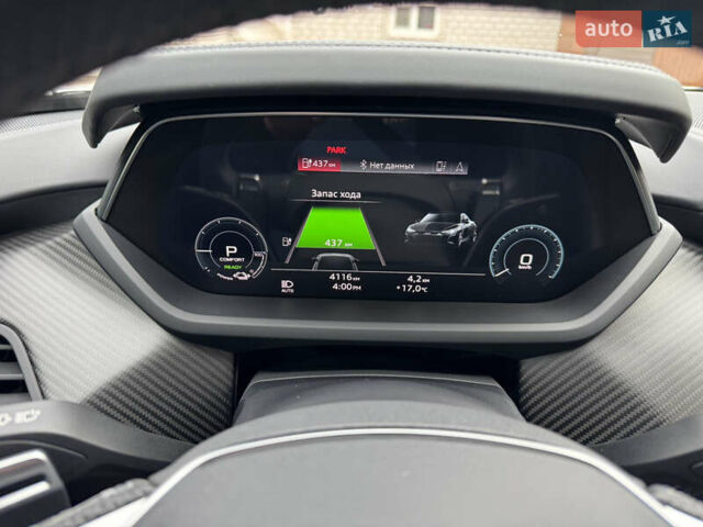 Серый Ауди e-tron GT, объемом двигателя 0 л и пробегом 4 тыс. км за 58900 $, фото 10 на Automoto.ua