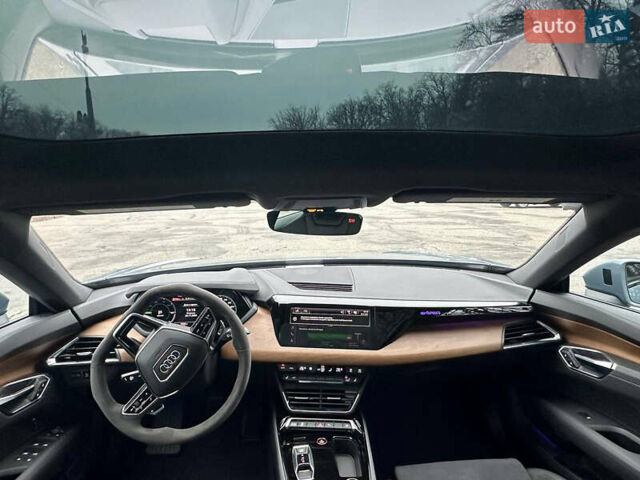 Сірий Ауді e-tron GT, об'ємом двигуна 0 л та пробігом 7 тис. км за 52000 $, фото 13 на Automoto.ua