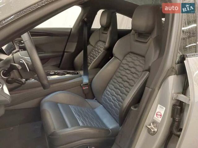 Серый Ауди e-tron GT, объемом двигателя 0 л и пробегом 77 тыс. км за 56500 $, фото 14 на Automoto.ua