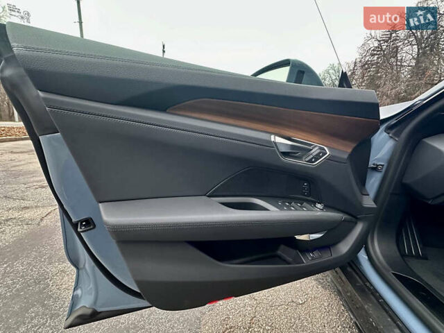Сірий Ауді e-tron GT, об'ємом двигуна 0 л та пробігом 7 тис. км за 52000 $, фото 5 на Automoto.ua