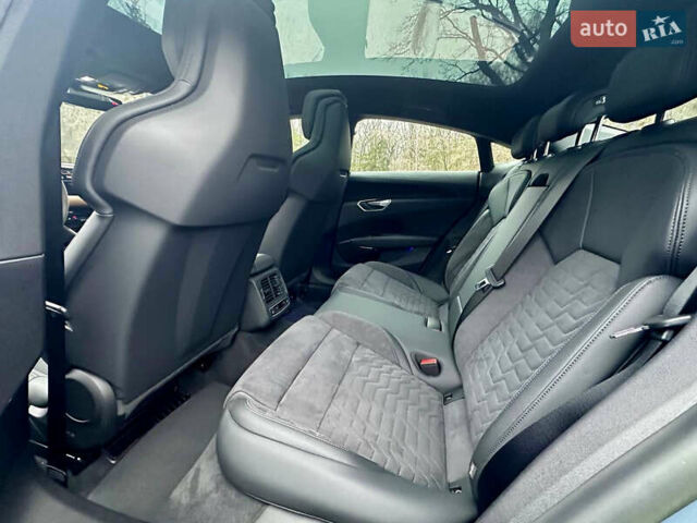 Сірий Ауді e-tron GT, об'ємом двигуна 0 л та пробігом 7 тис. км за 52000 $, фото 14 на Automoto.ua