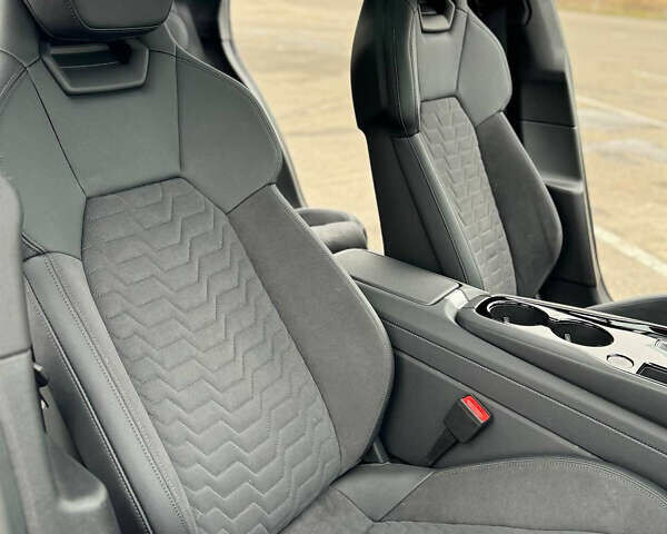 Синий Ауди e-tron GT, объемом двигателя 0 л и пробегом 76 тыс. км за 49000 $, фото 14 на Automoto.ua