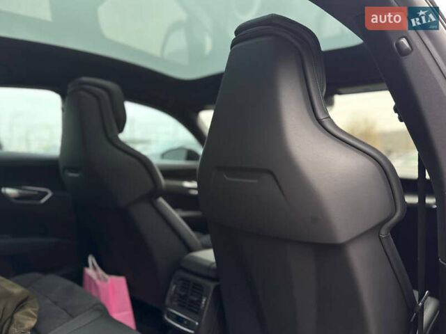 Синий Ауди e-tron GT, объемом двигателя 0 л и пробегом 67 тыс. км за 52500 $, фото 15 на Automoto.ua