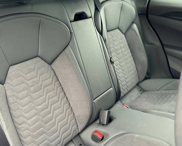 Синий Ауди e-tron GT, объемом двигателя 0 л и пробегом 76 тыс. км за 49000 $, фото 33 на Automoto.ua