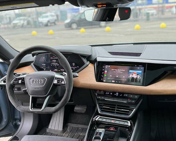 Синий Ауди e-tron GT, объемом двигателя 0 л и пробегом 76 тыс. км за 49000 $, фото 13 на Automoto.ua