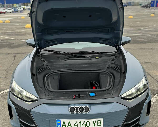 Синий Ауди e-tron GT, объемом двигателя 0 л и пробегом 76 тыс. км за 49000 $, фото 22 на Automoto.ua