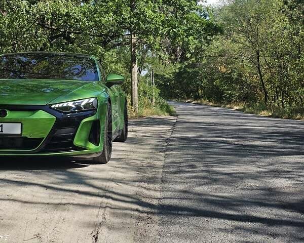 Зеленый Ауди e-tron GT, объемом двигателя 0 л и пробегом 96 тыс. км за 60000 $, фото 6 на Automoto.ua