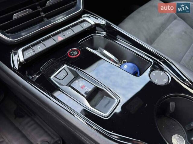 Зеленый Ауди e-tron GT, объемом двигателя 0 л и пробегом 36 тыс. км за 59900 $, фото 33 на Automoto.ua