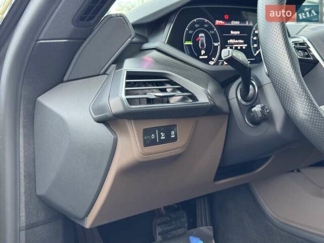 Зеленый Ауди e-tron GT, объемом двигателя 0 л и пробегом 52 тыс. км за 63700 $, фото 15 на Automoto.ua